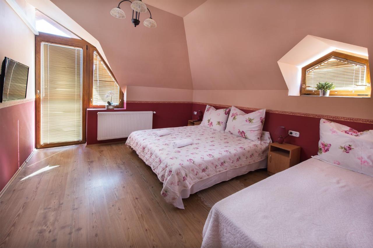 Aranylo Apartmanhaz ไฮจ์ดุสโซบอสโล ภายนอก รูปภาพ